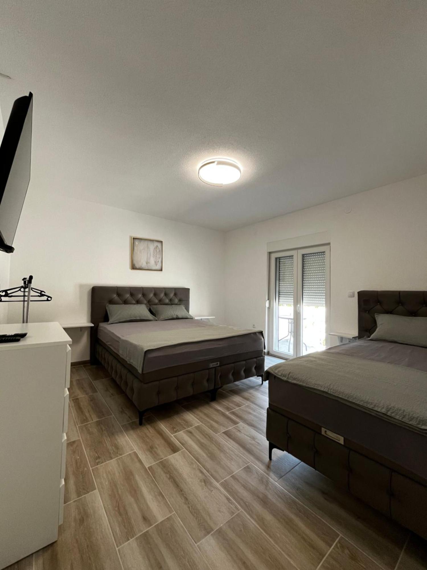 Twin Apartments Ivanica Экстерьер фото