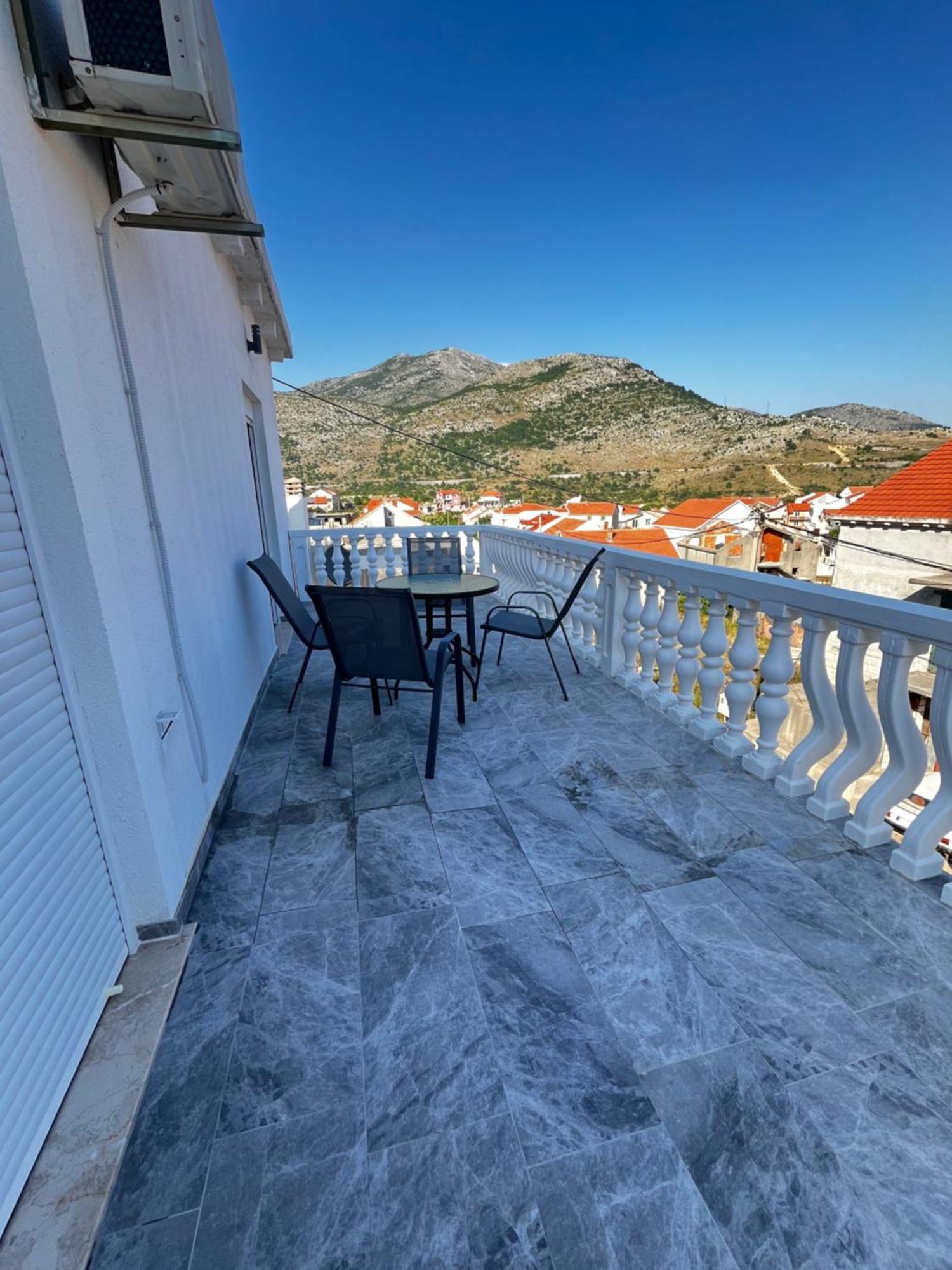 Twin Apartments Ivanica Экстерьер фото